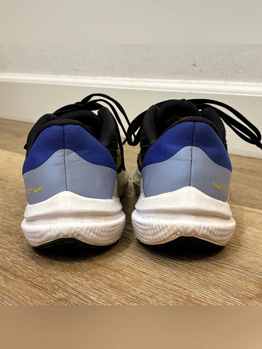 Nike Air Winflo 9 running shoes in the 'Black Lapis Yellow' Women’s US 8 EU 39